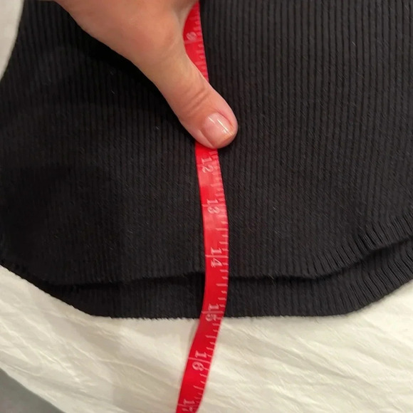 Mimosa sweaters cropped great for jeans 2 Tops. - Picture 7 of 7